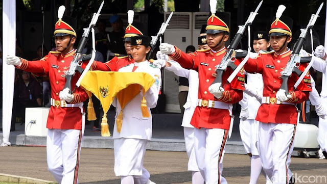 Pembawa baki 2016