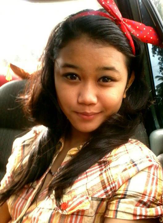 Awek Kastam Buka Baju - Awek Malaysia seksi, comel, cun, miang dan