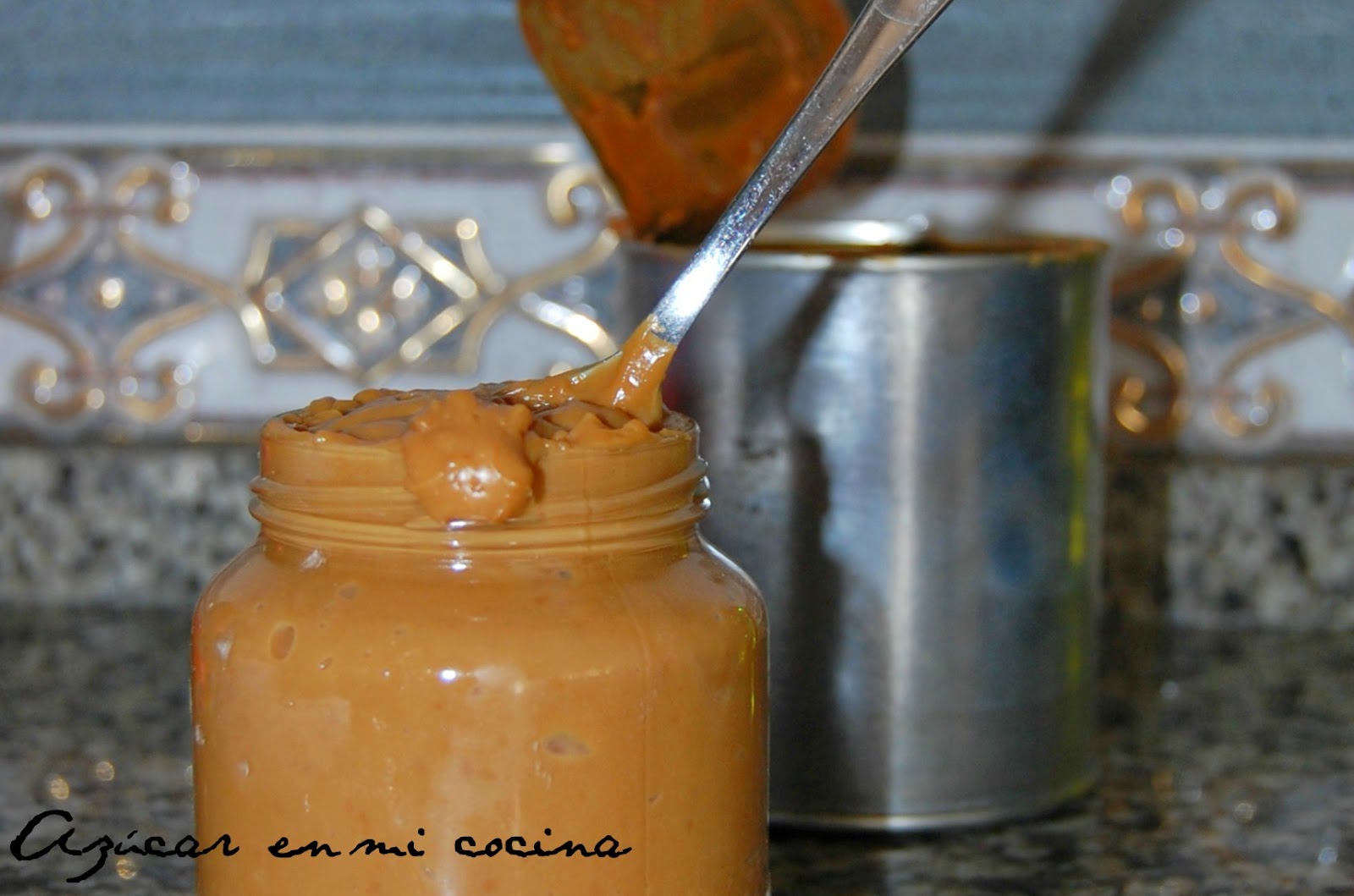 http://azucarenmicocina.blogspot.com.es/2014/07/receta-facil-y-rapida-de-dulce-de-leche.html