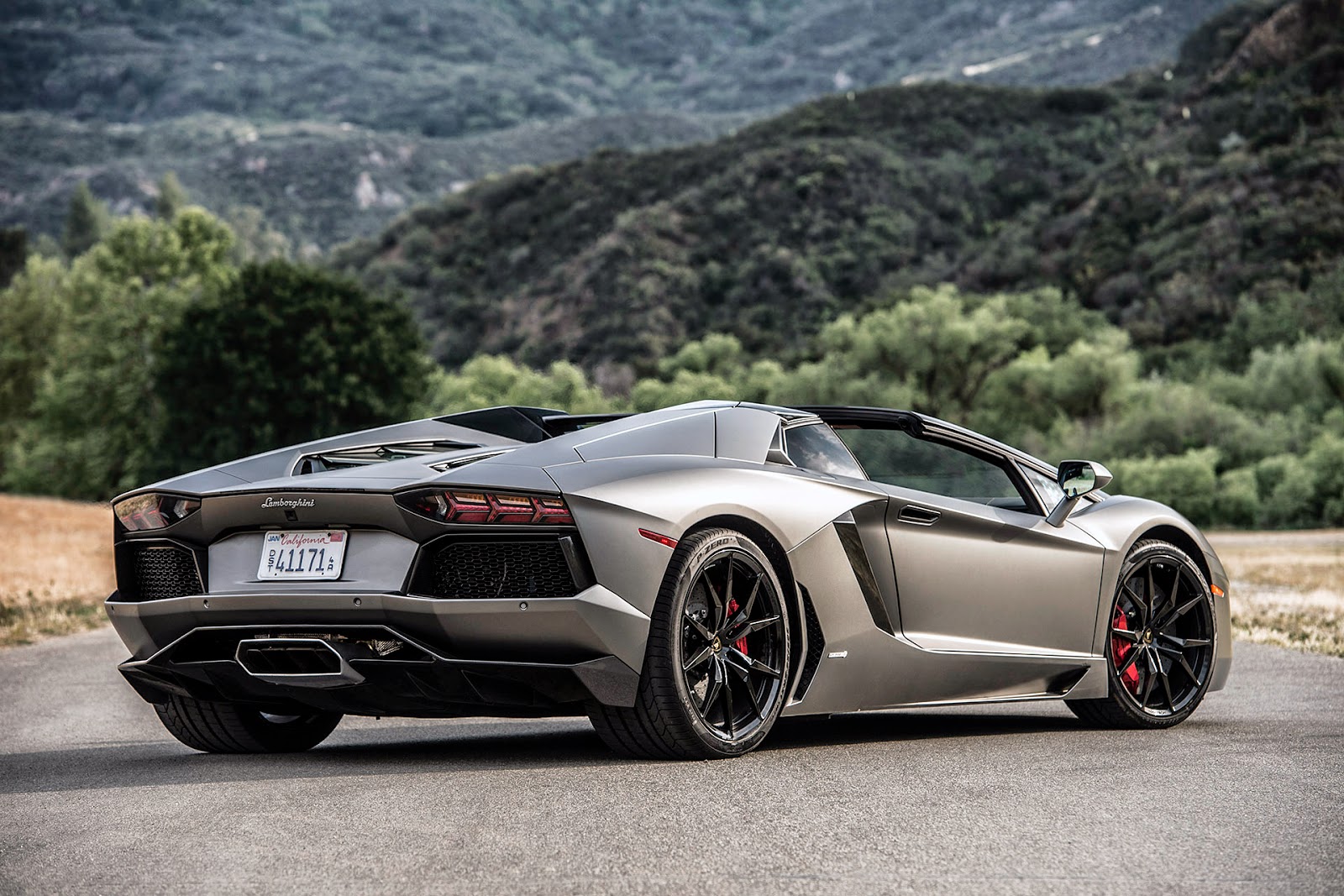 Lamborghini Aventador lp700 4 серый