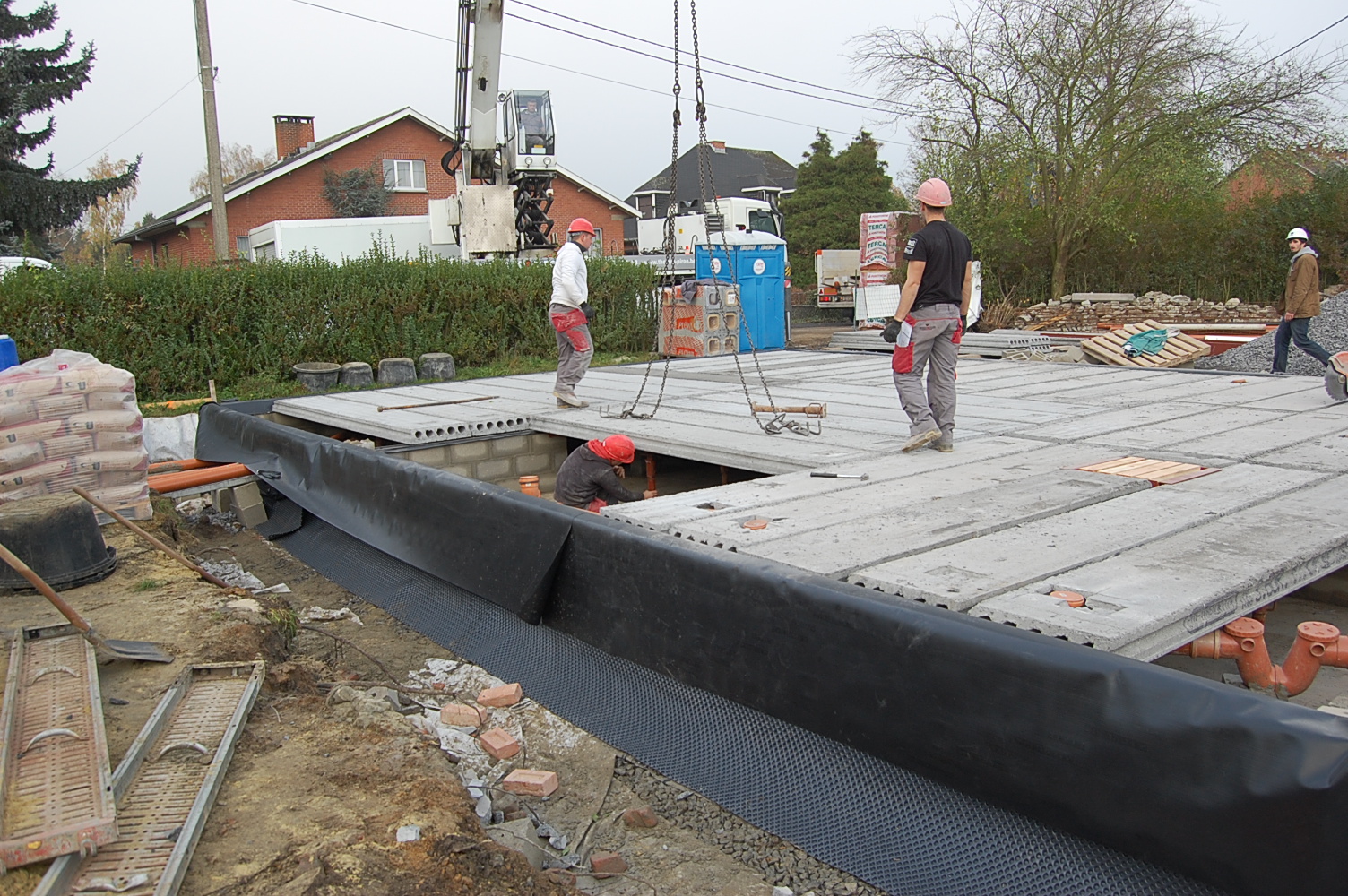La construction de notre grotte Les hourdis et les