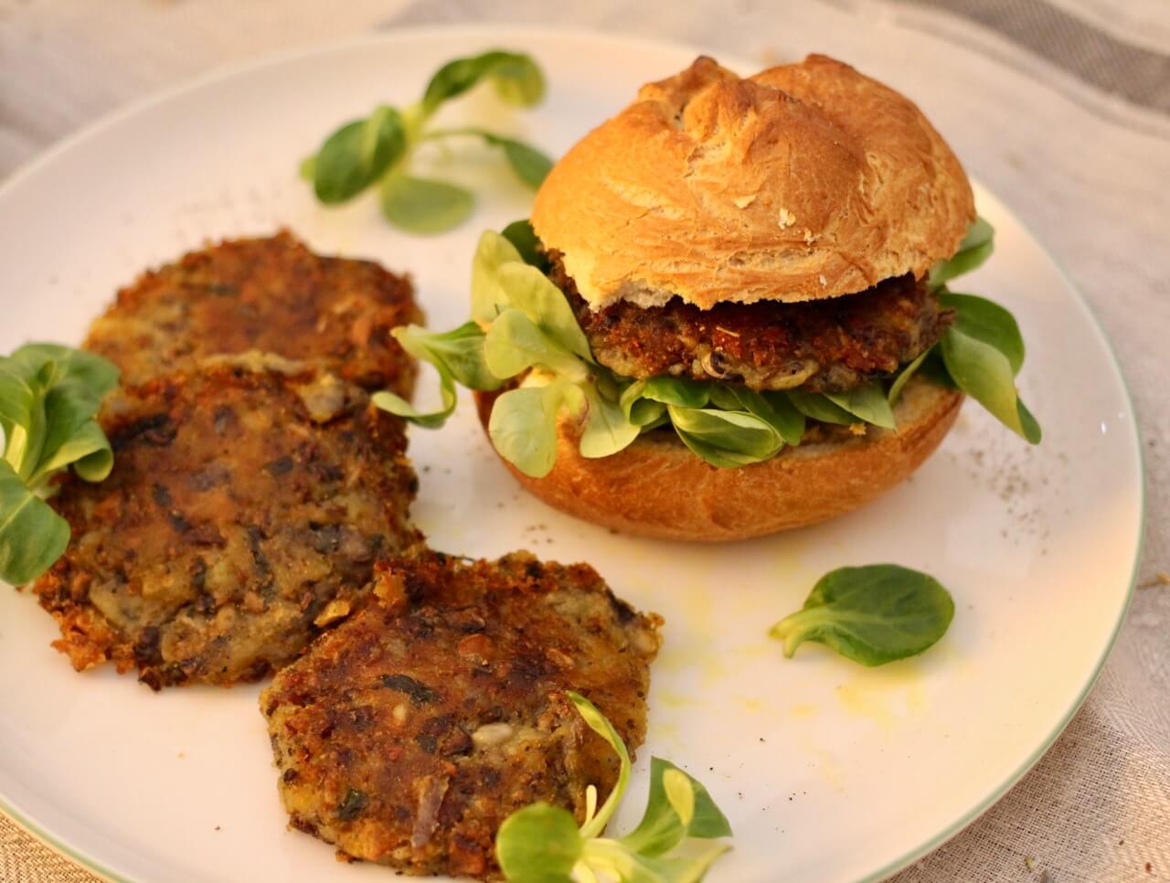 HOME OF HAPPY VEGANER KICHERERBSEN BURGER