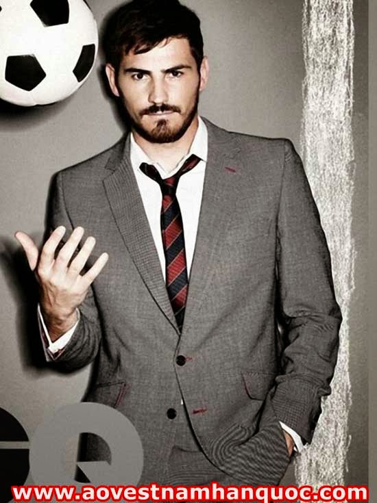 Iker Casillas mặc vest đẹp
