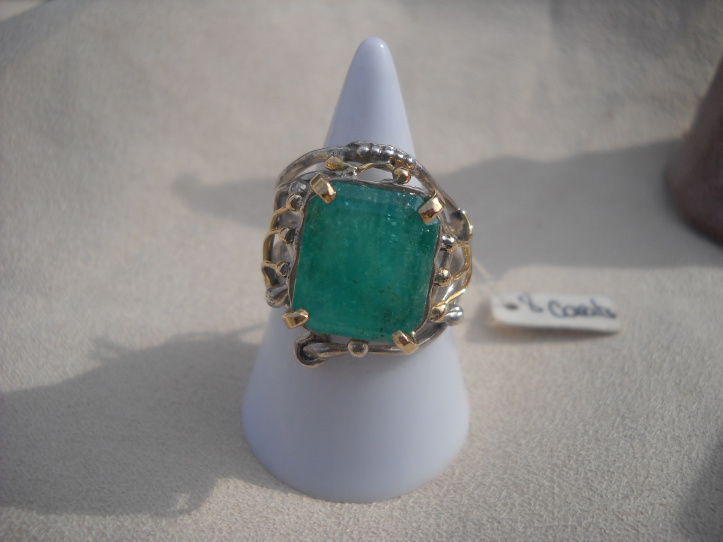 LES BIJOUX Les Emeraudes de colombie