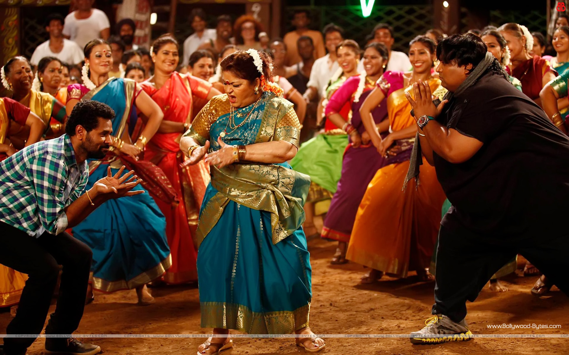 https://4.bp.blogspot.com/-XASdOT5yr_A/UPEgtYl9ozI/AAAAAAAAYhg/YcvEw-M9FUM/s1920/ABCD-Any-Body-Can-Dance-++Prabhudeva-Ganesh-Acharya-Saroj-Khan-HD-Wallpaper -06.jpg