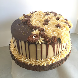 cakes birthday cake chocolate caramel cookies catch surprise ups elegant simple feeding decoration border decorating feedingmyaddiction cookie very addiction piped