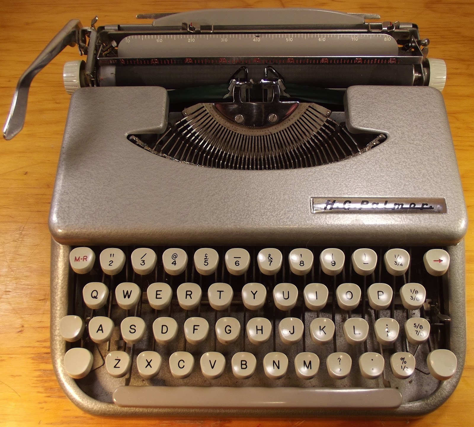 oz.Typewriter The 'Australian' Skyriter Portable Typewriter and the
