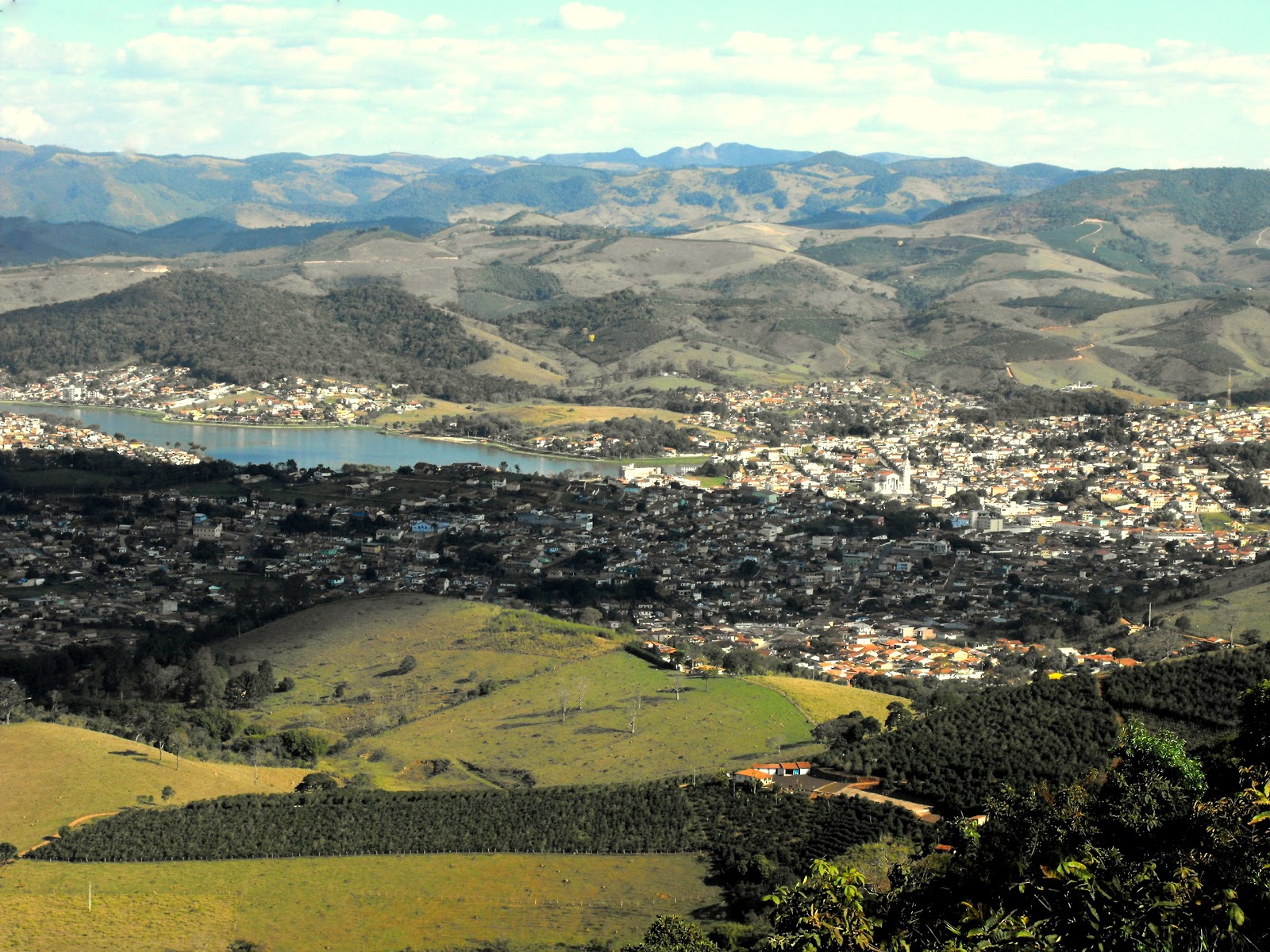 TURISTANDO PELO MUNDO LAMBARI / MINAS GERAIS Procurada por suas belezas naturais e