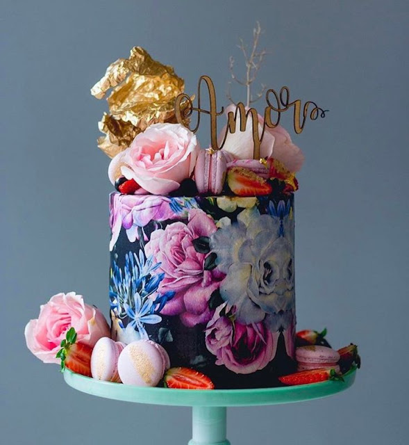 K'Mich Weddings - wedding planning - wedding cake ideas - water color cake with sugar flowers - instagram