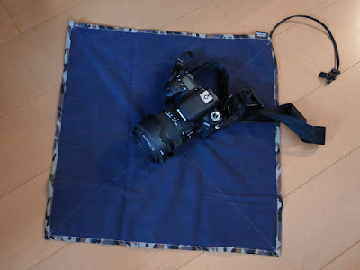 EOS 9000Dを包んでみました ハクバ カメララップ M カモフラージュグレー JAN:4977187336405 品番:KCW-MCMG
