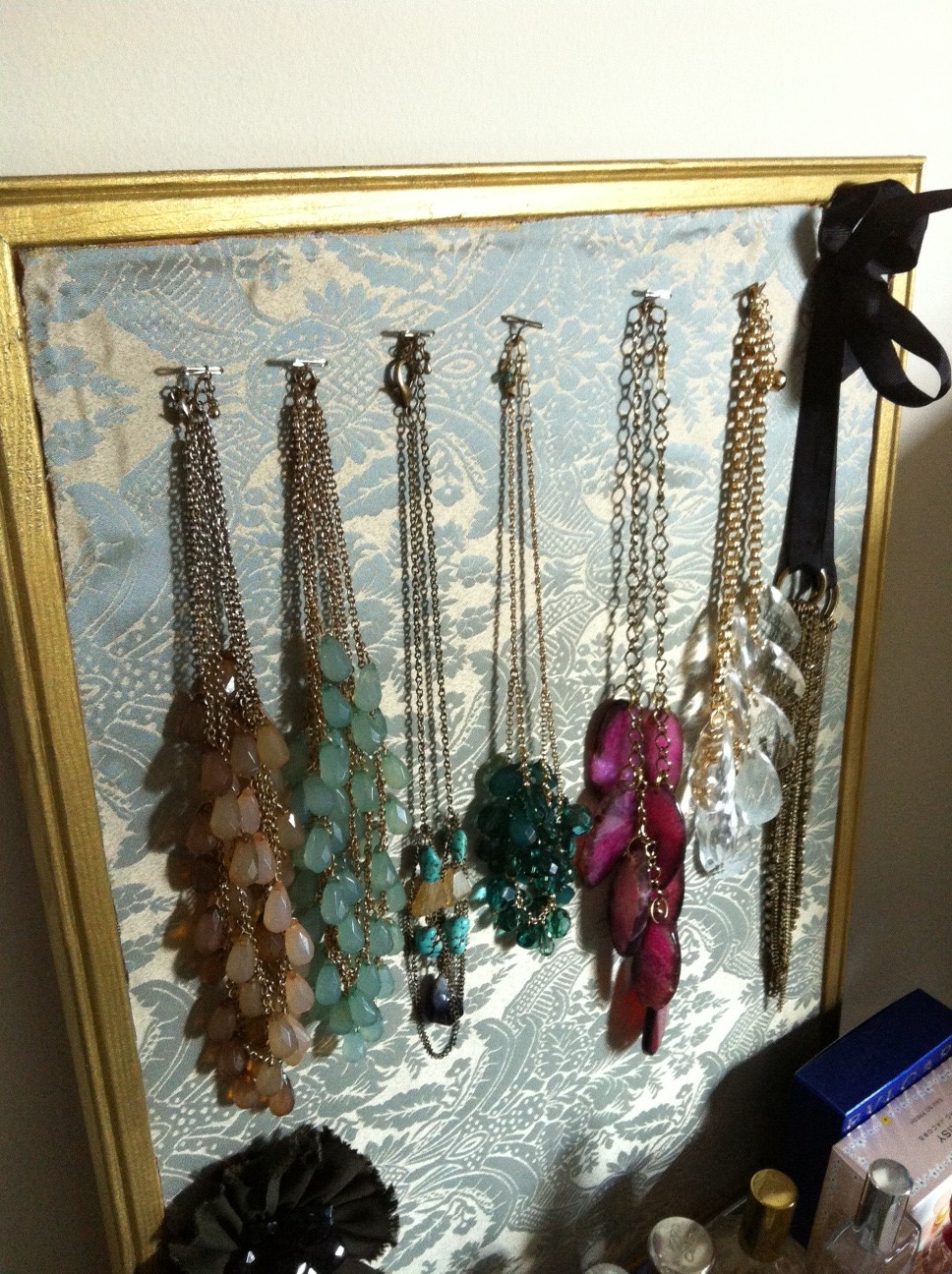 rani easy DIY jewelry organizer