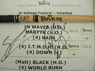 Trivium 2012 HI Voltage Fest - Istanbul, Turkey - 6.19.12 Trivium pick / Trivium penası Matt Heafy and Corey Beaulieu
