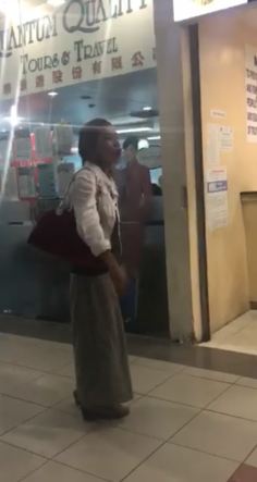 “Bobo, Walang Isip, Mahirap ,Patay Gutom at Kurakot!!!” - See How Bystanders Burned Out this Woman in a NBI Office “Bobo, Walang Isip, Mahirap ,Patay Gutom at Kurakot!!!” - See How Bystanders Burned Out this Woman in a NBI Office