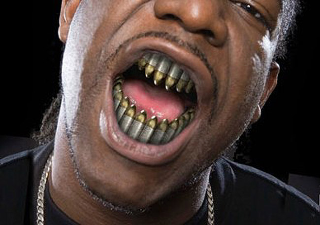 Черный без зубов. 50 Cent грилзы. Чёрныез убы.