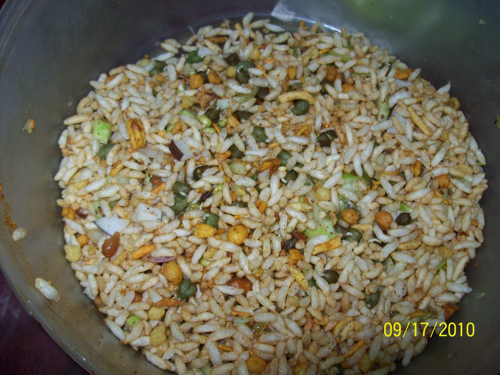 Bengali mom in Mumbai: About Extra-Marital Love…and extra-spicy puffed rice