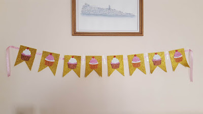 DIY Glitter Cupcakes Banner DIY Glitter Cupcakes Banner