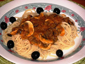Espaguetis con Salsa Putanesca
