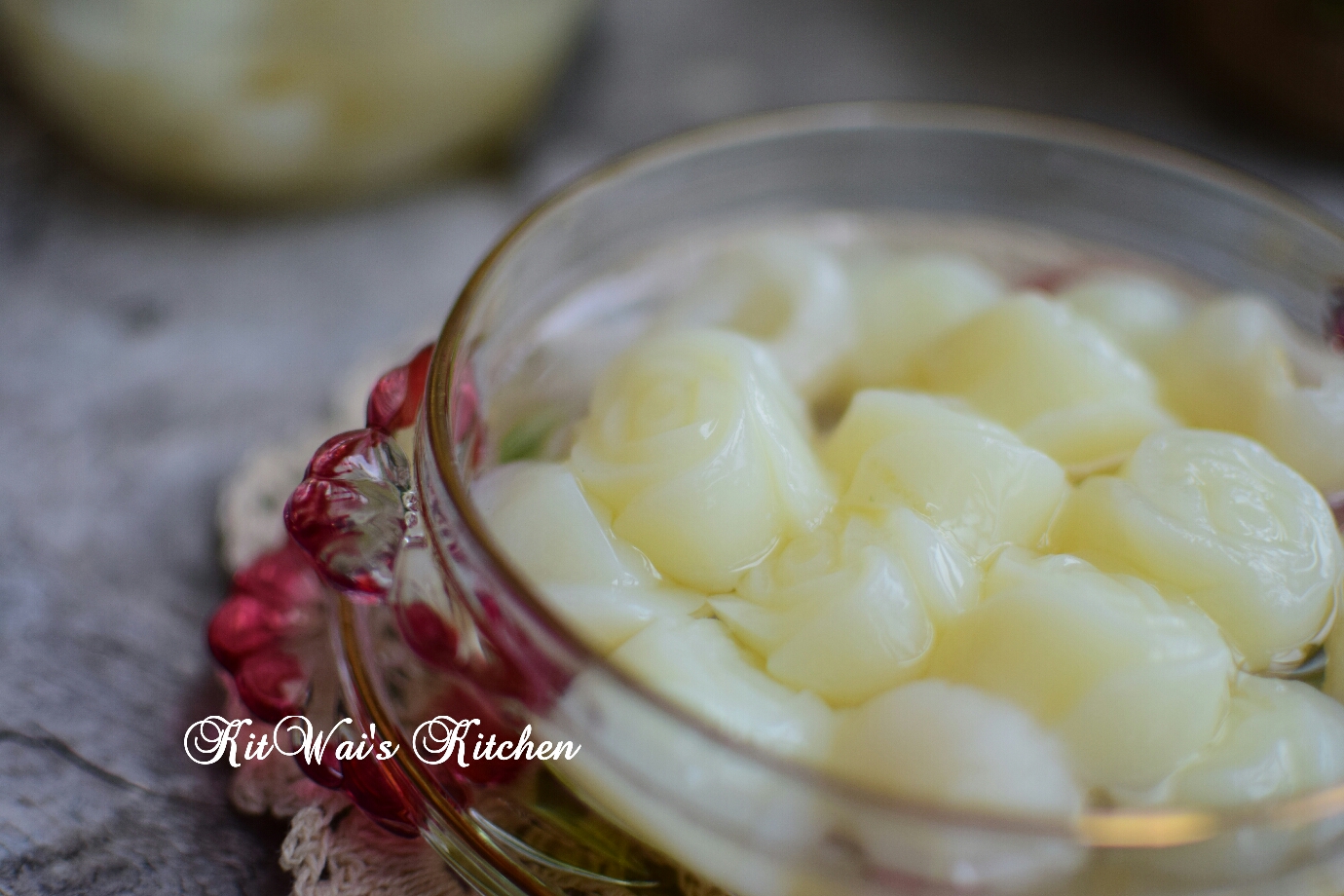 Kit Wai's kitchen 豆腐龙眼冻糕 Sweet Longan with Cool Tofu Dessert