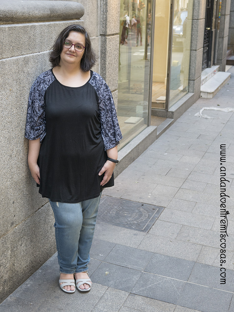 Look Con Camiseta Negra Y Vaqueros Boyfriend | Andando Entre Mis