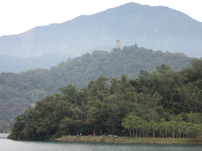 Pagoda Ci'en, en el Lago Sun Moon, en Taiwan