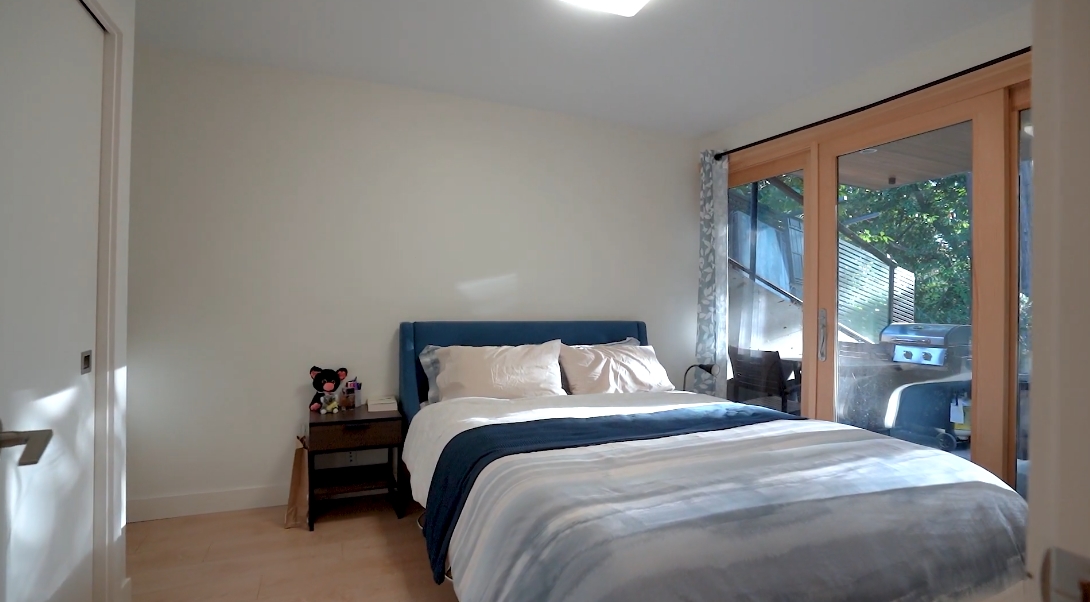 26 Interior Design Photos vs. 2037 Westview Dr, North Vancouver, BC Luxury Home Tour