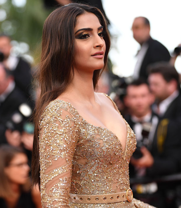 Sonam Kapoor Sexiest Cleavage Show In Elie Saab Couture At â€˜The Killing Of A Sacred Deerâ€™ Premiere During 70th Cannes Film Festival 2017