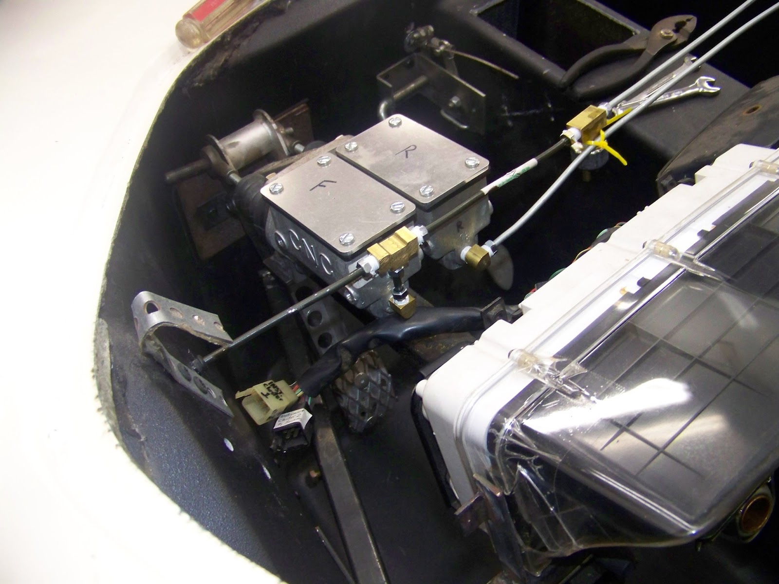 Scott's Reverse Trike: Clutch and Left-hand Controls, Brake Lines