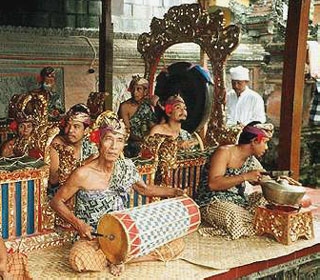 Seni Vokal atau Musik Khas Bali