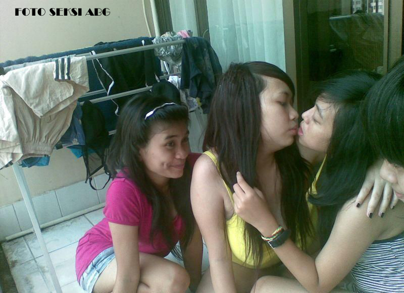Lesbian indonesia. Sma Kiss.