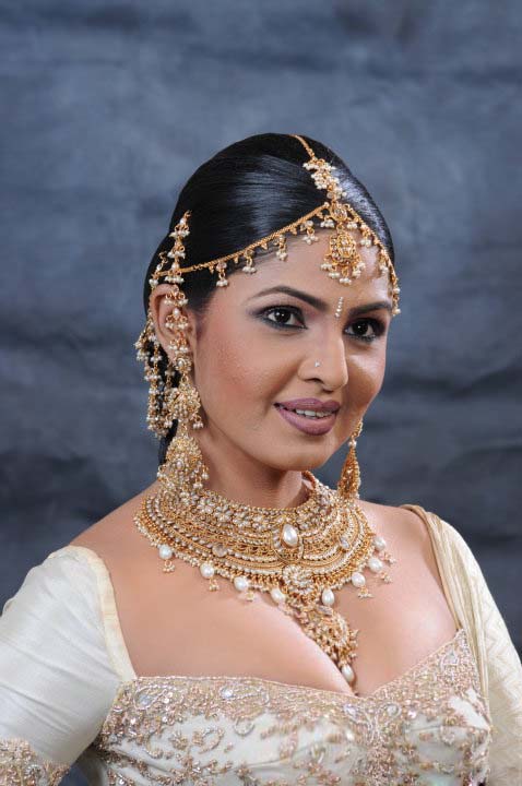 Daily Mirror Sri Lanka: Sri lankan Actress Upeksha 