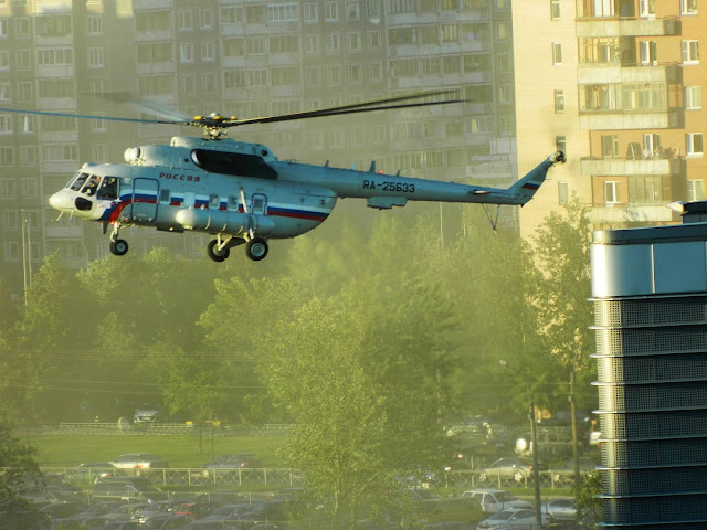 Вертолет над Санкт Петербургом