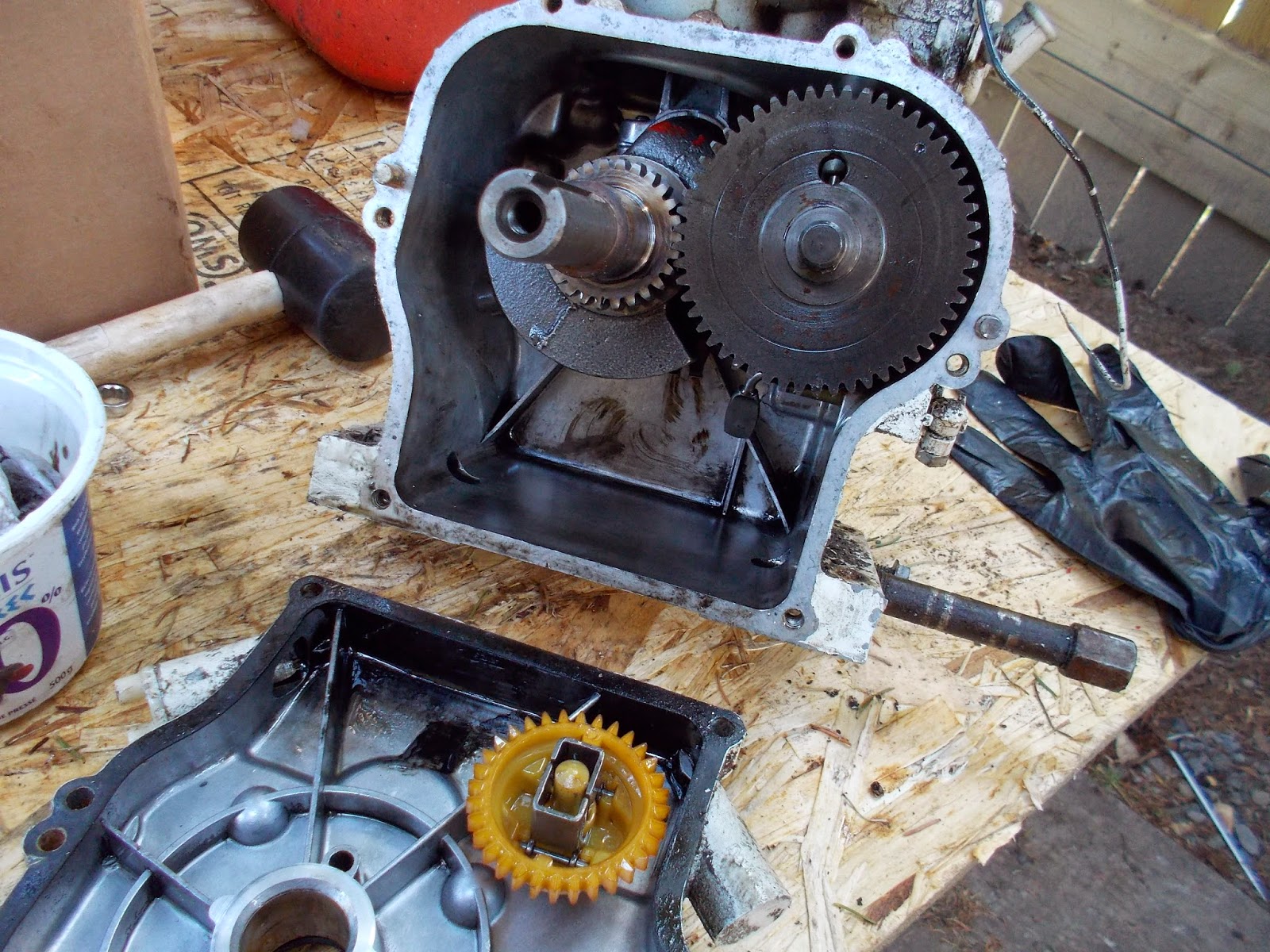 Briggs and Stratton 2HP engine