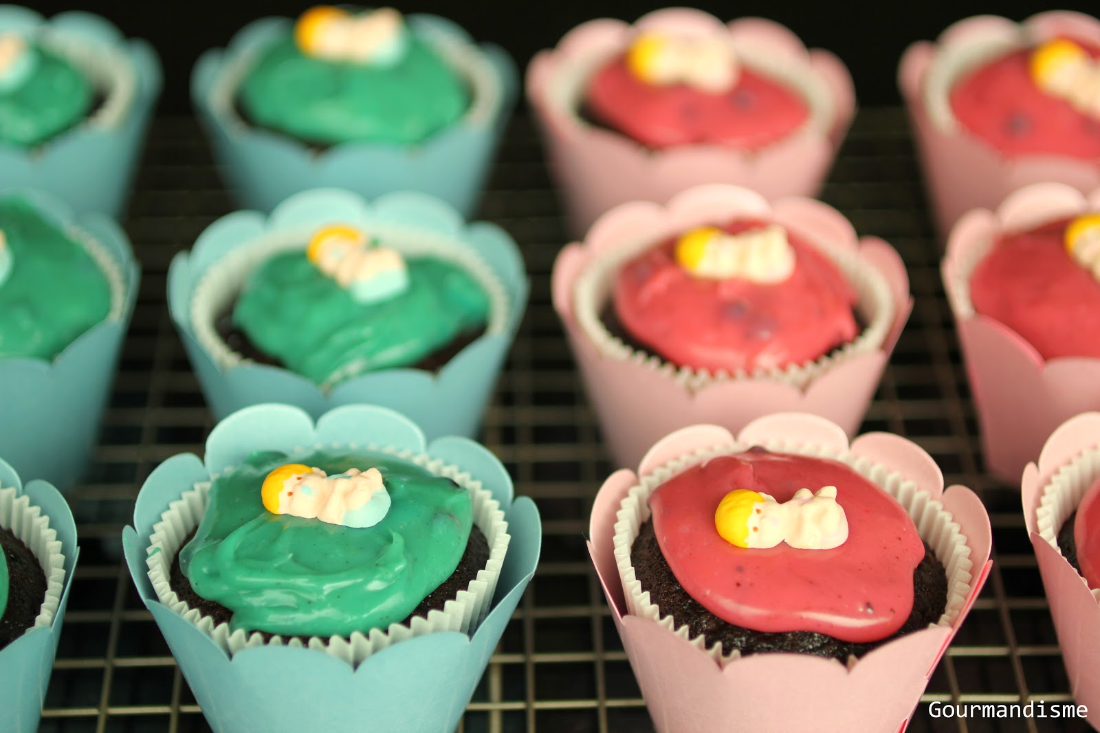 84,228 Fotos de Stock de Cobertura Branca Do Bolo De Chocolate - Fotos de  Stock Gratuitas e Sem Fidelização a partir da Dreamstime, image size:1600x1067