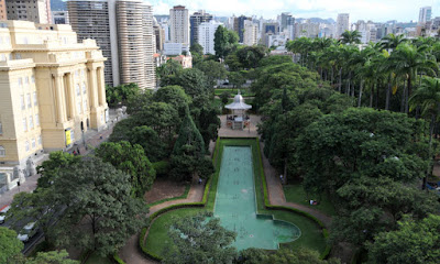 PRAÇA DA LIBERDADE EM BELO HORIZONTE A ESTUPENDA PRAÇA DA LIBERDADE !
