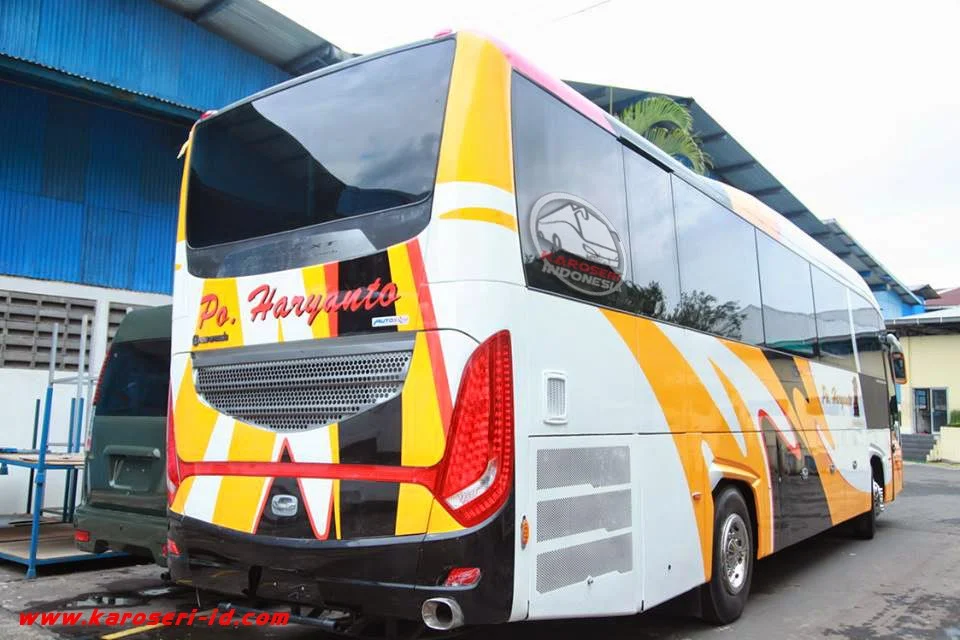 Foto Bus PO Haryanto Evonext GT