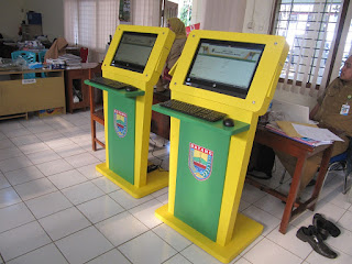 Stand Layar Monitor - Furniture Kantor Semarang