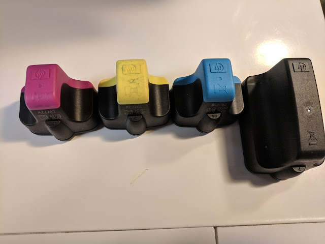 Cartuchos de tinta HP 02 diferentes colores.