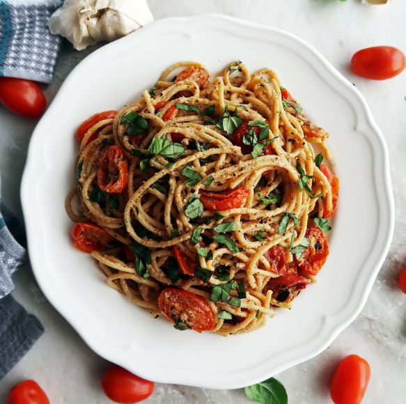 BLACK PEPPER & PARMESAN SPAGHETTI WITH GARLIC ROASTED TOMATOES #parmesan #vegetable