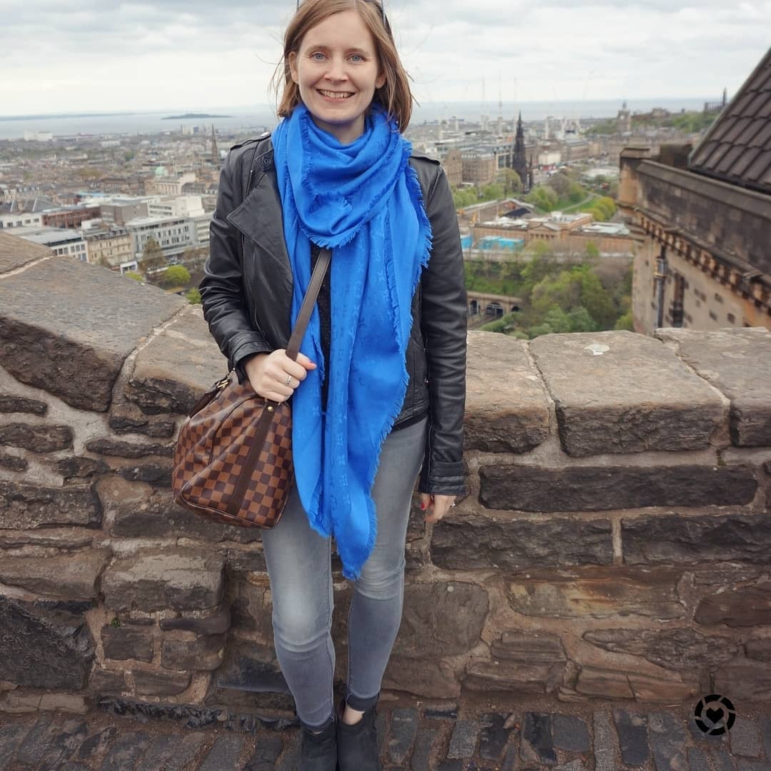 Away From Blue  Aussie Mum Style, Away From The Blue Jeans Rut: Weekday  Wear Link Up! Same Outfit, Different Shoes: Edinburgh Castle Outfit