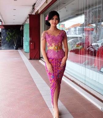 Model Kebaya Wisuda