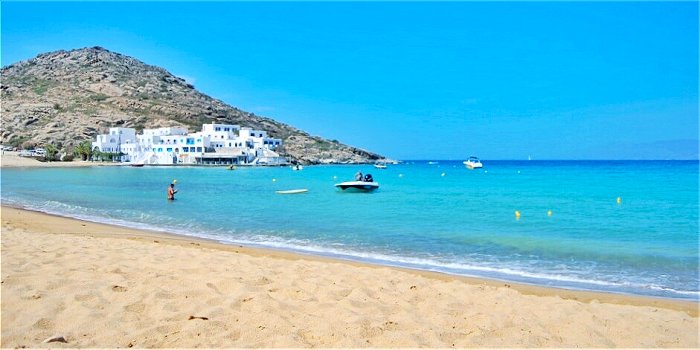 Milopotas Beach, Ios, Grecia