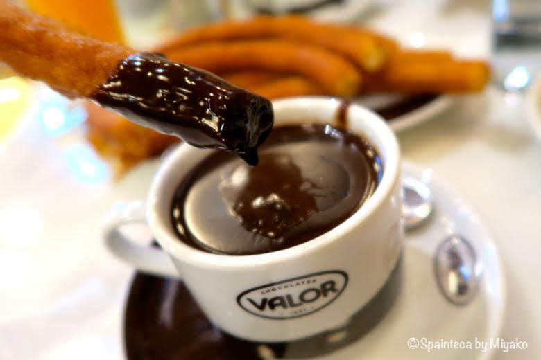 Chocolaterías Valor スペイン老舗チョコレート屋バロールのホットチョコとチュロス