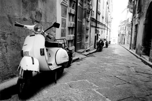 Vespa PX: Một biểu tượng của phong cách và nghệ thuật Vespa PX: Một biểu tượng của phong cách và nghệ thuật