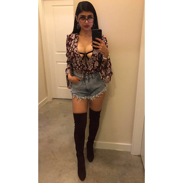 Mia-Khalifa-in-hot-sexy-lingerie