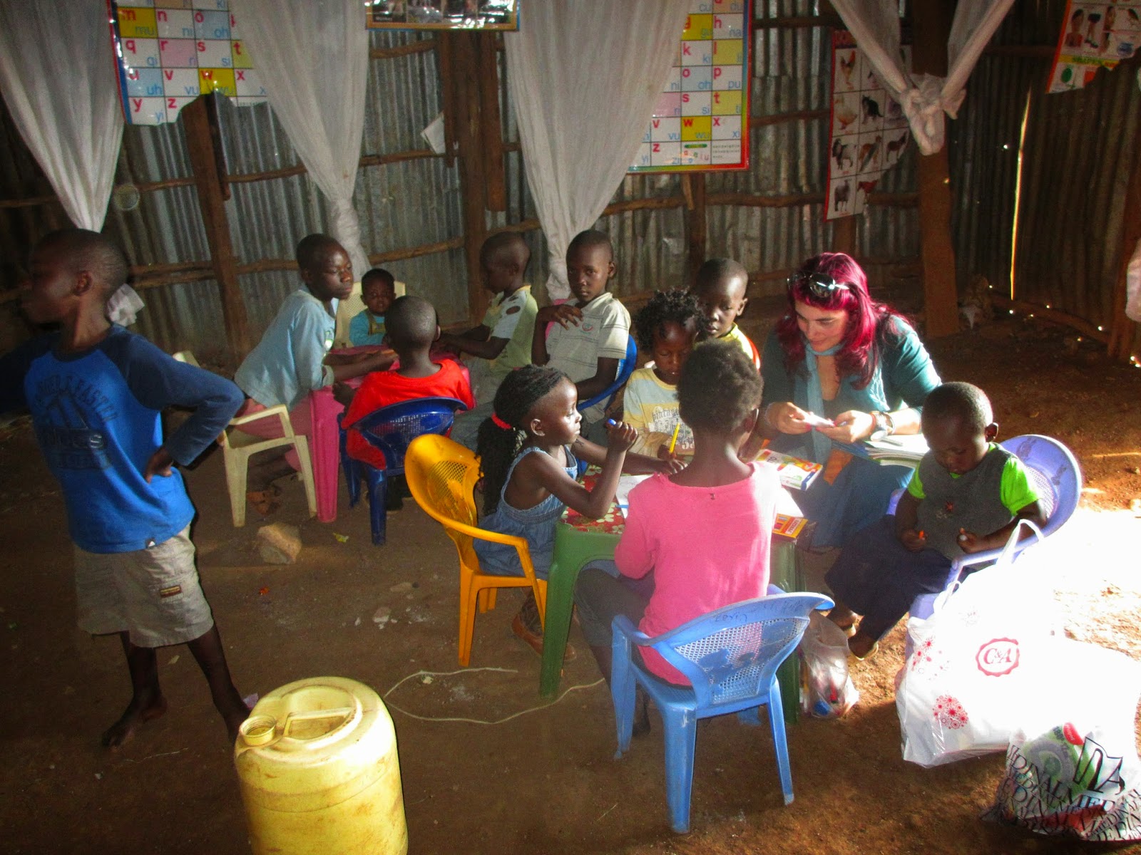 FAVELA DE KIBERA - Uma escola que é um oásis na favela em Kibera | Quénia