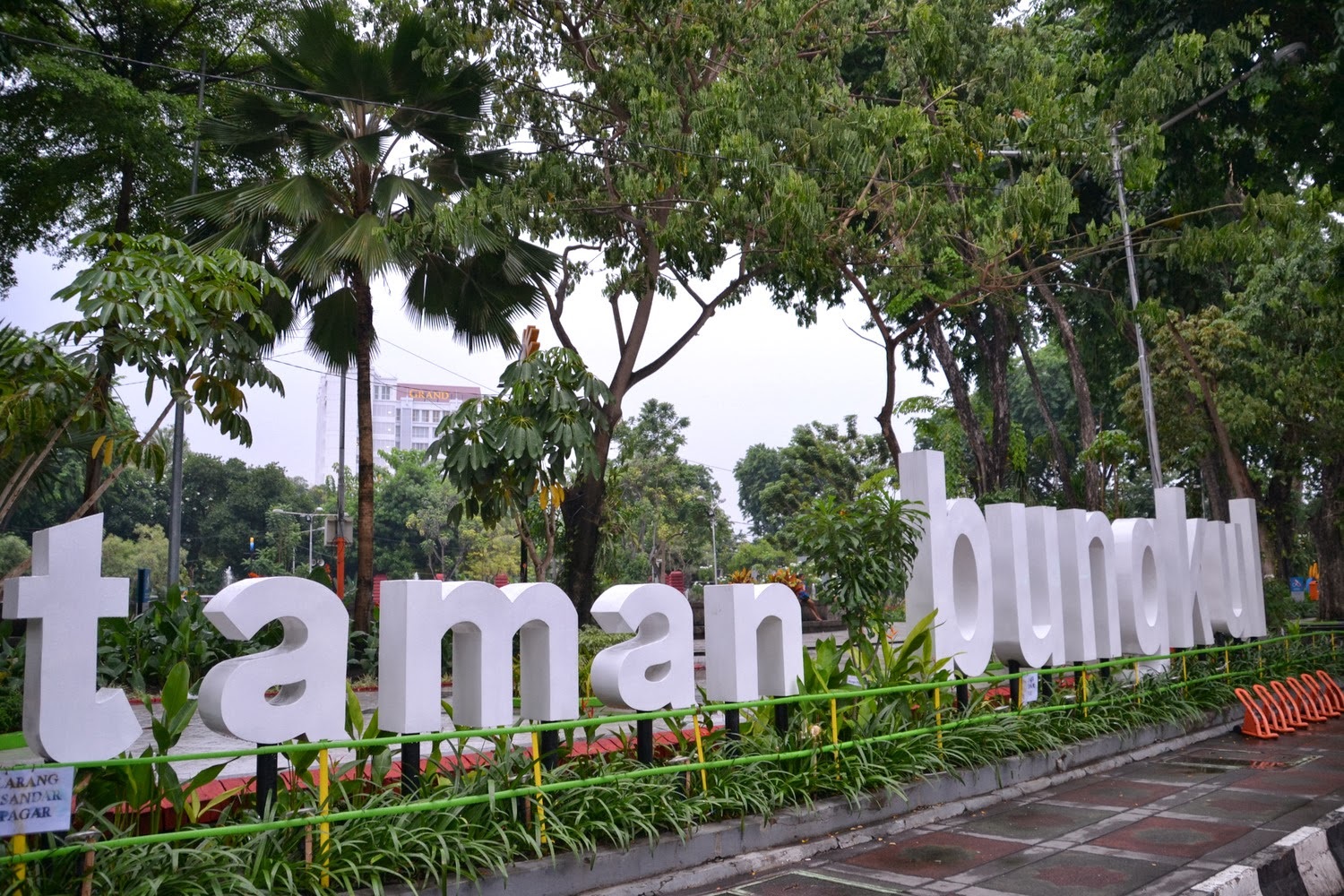 Taman Bungkul Surabaya | Seneng Piknik