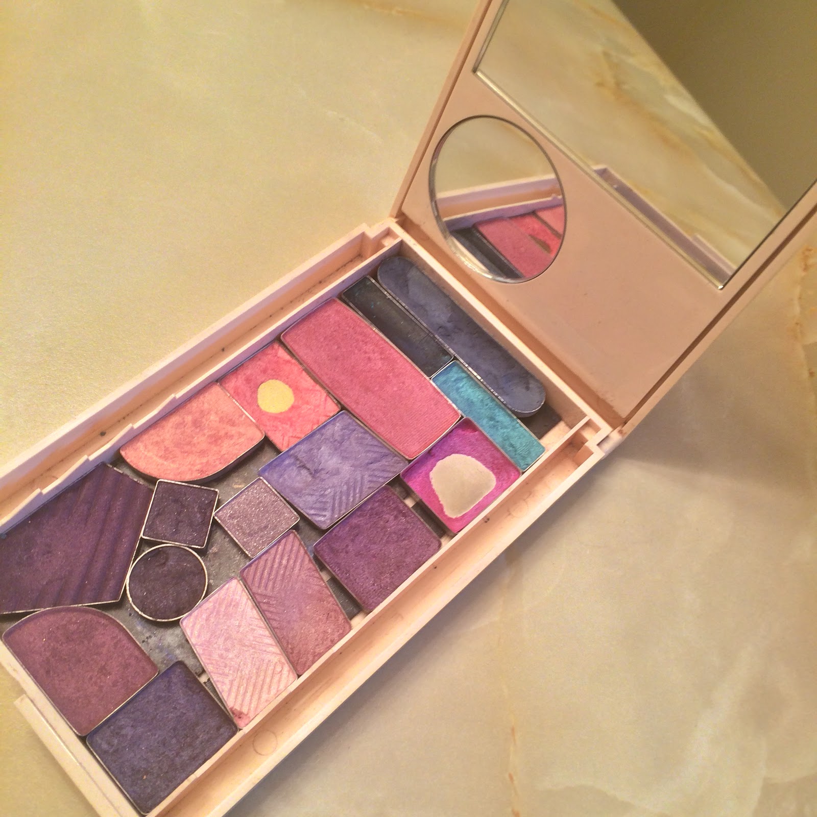 DIY custom makeup palettes