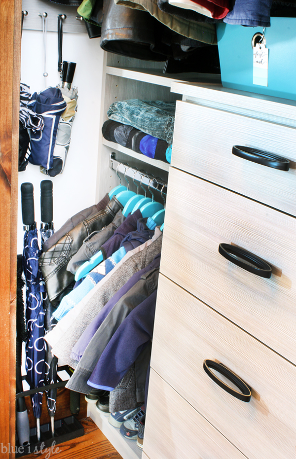 {five minute friday} Coat Closet Rod Dividers Blue i Style Creating