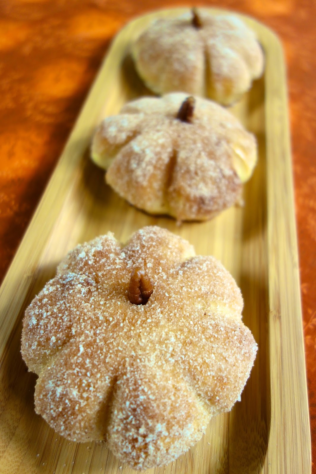 Pumpkin Shaped Rolls Plain Chicken®