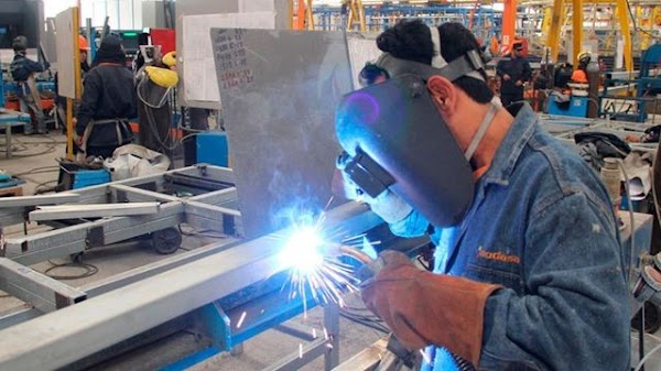 INDEC: la actividad económica en agosto cayó 1,6 por ciento, su quinta baja consecutiva INDEC: la actividad económica en agosto cayó 1,6 por ciento, su quinta baja consecutiva